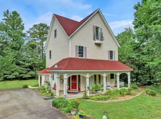 12640 Parker Ln, Chester, VA 23831