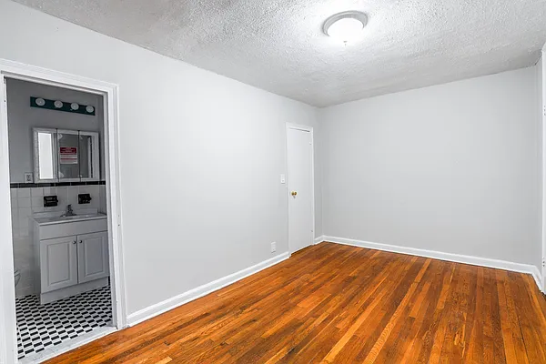 Rented by MNS | media 5