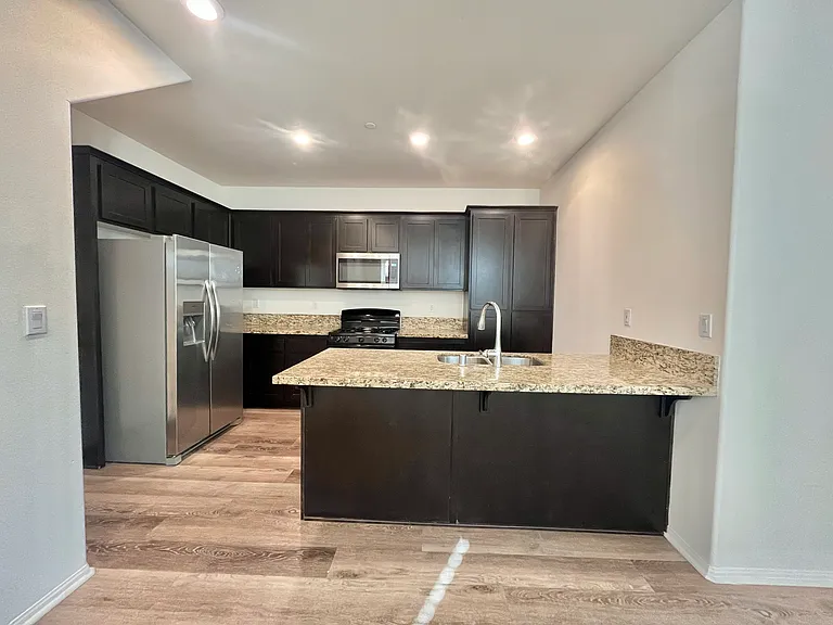 7805 Marbil Ln — Photo 9