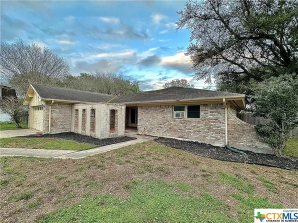 608 Linwood Dr, Victoria, TX 77901