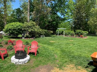 14 Shady Oak Dr, Enfield, CT 06082