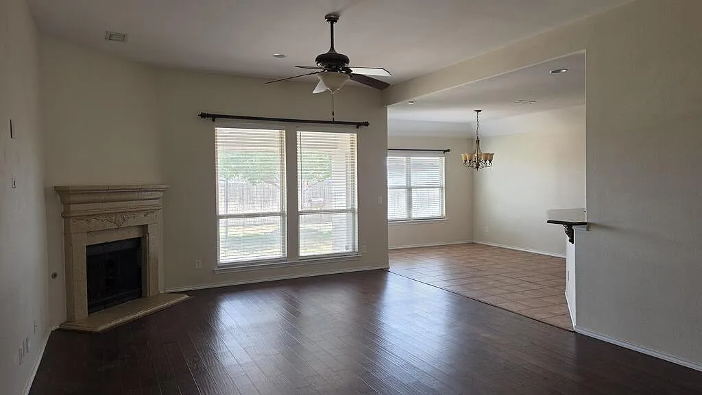 4 bed, 2.0 bath, 2084 sqft, $3,000 — Photo 2