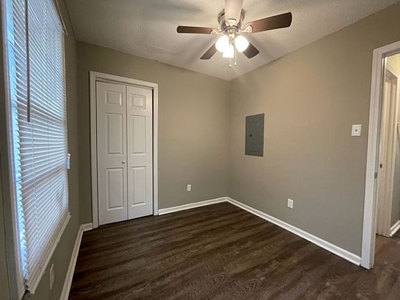 4th image of 319 Glenn St #A