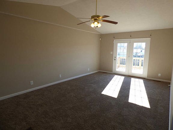 4th image of 107 Karen Ct