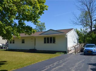 186 Lysander Dr, Rochester, NY 14623