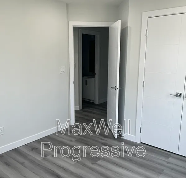 10821 112th St NW #1 — Photo 7