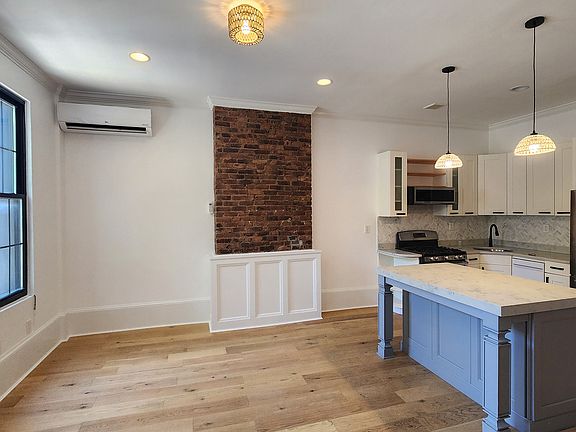 4th image of 1111 Jefferson Ave Floor 2