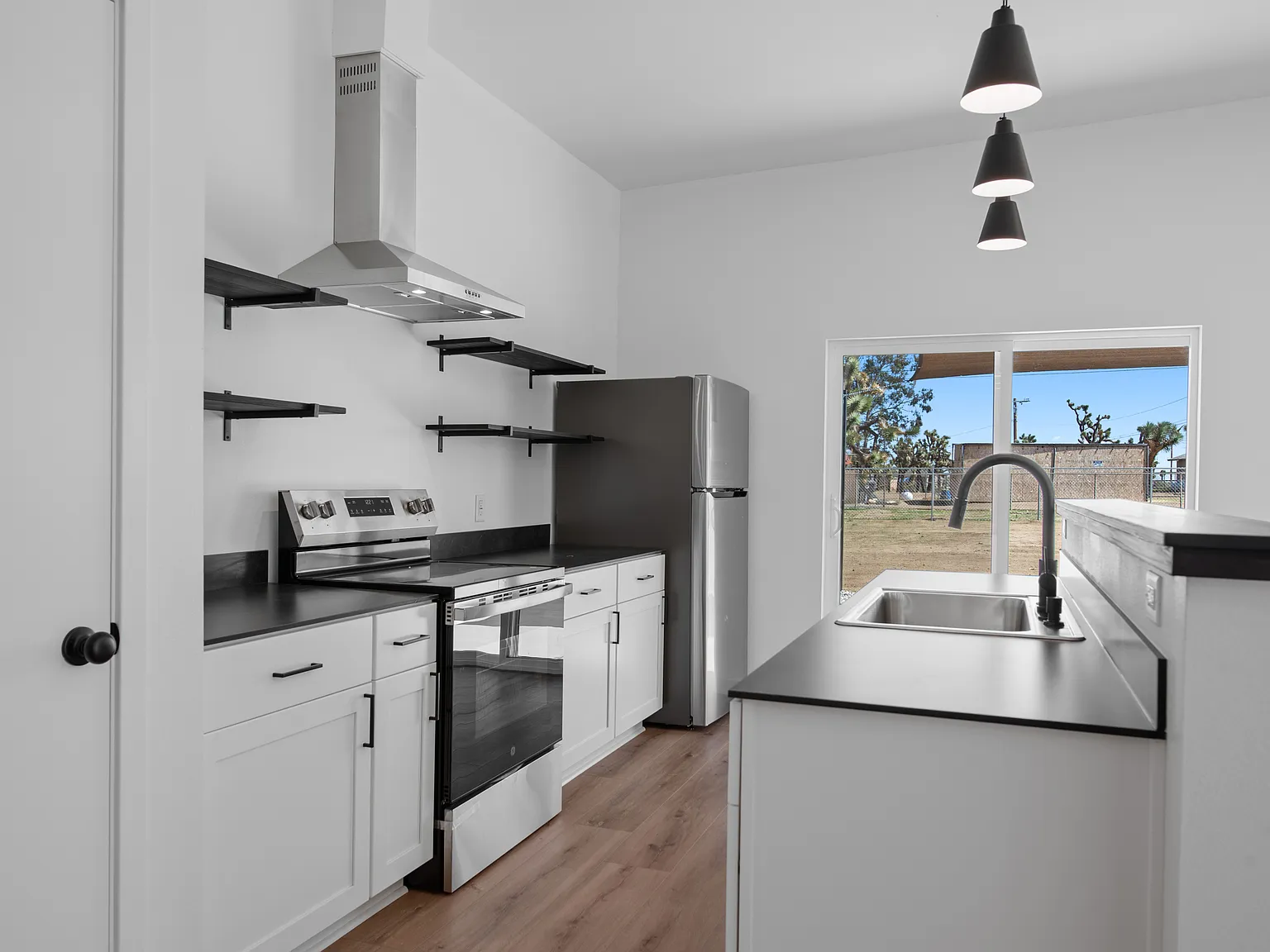 4 bed, 1500 sqft, $2,200 — Photo 3
