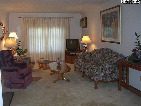 2nd image of 900 Pearson Cir