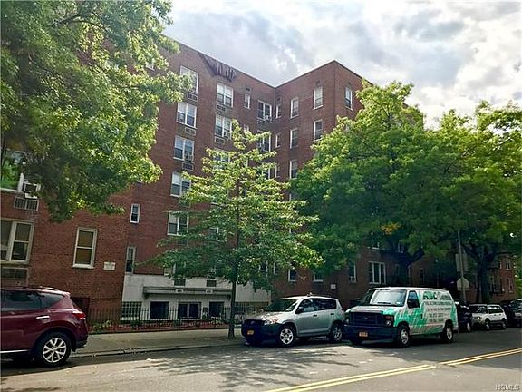 2nd image of 610 Waring Ave