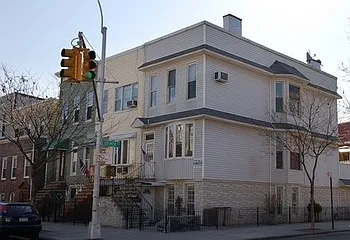 Building Photo 4