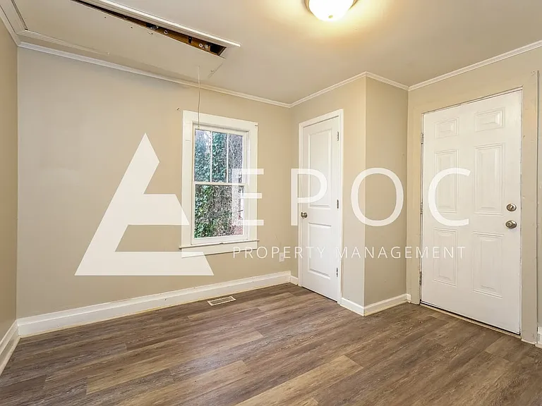 1310 Phipps Ave — Photo 7