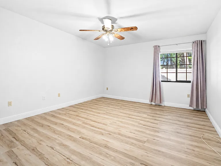 751 Greenwood Manor Cir — Photo 12