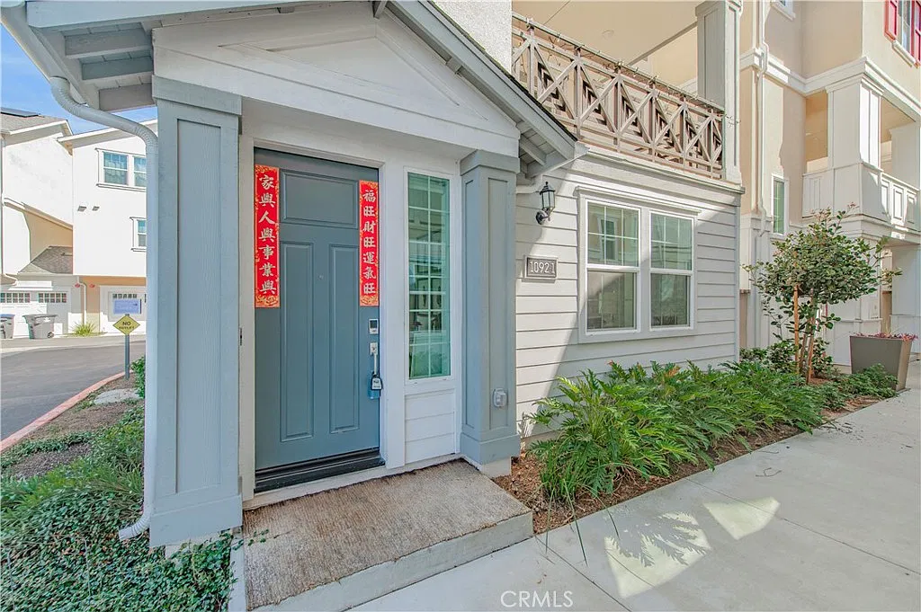 4 bed, 3.5 bath, 2355 sqft, $5,500 — Photo 3