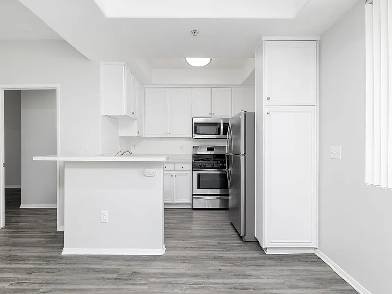 7044 Lanewood Ave — Photo 82