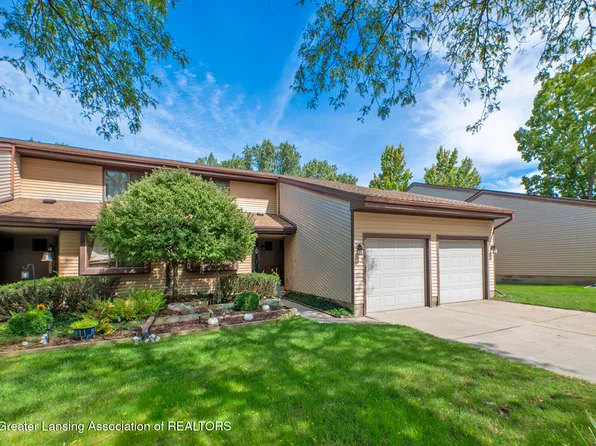 2037 E Provincial House Dr, Lansing, MI 48910