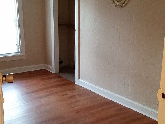 3rd image of 2106 Chatham Ave