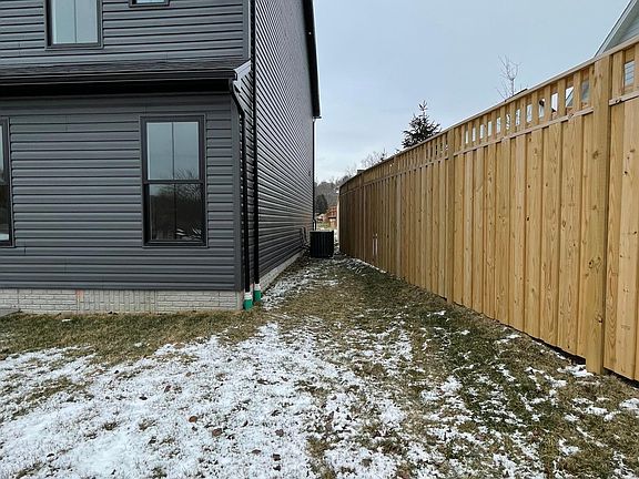 2nd image of 20 Reyes Ln