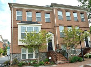 10421 Whitehead St, Fairfax, VA 22030