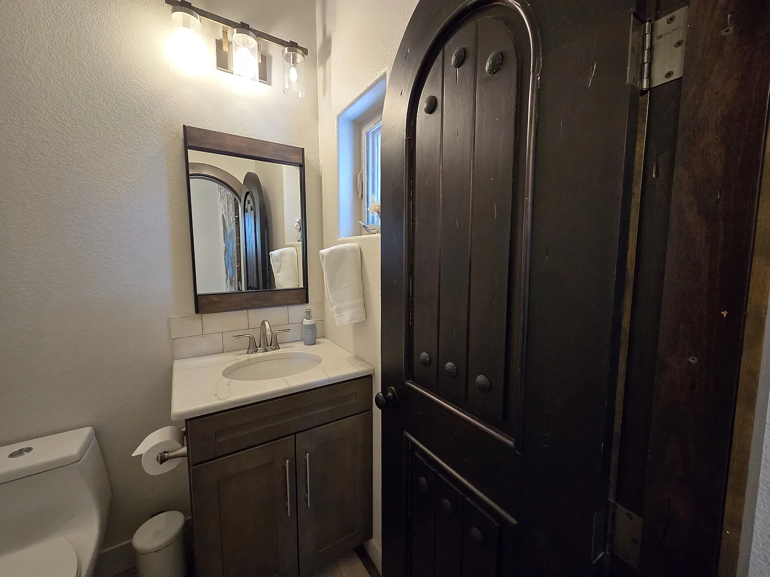 5 bed, 2586 sqft, $3,600 — Photo 4