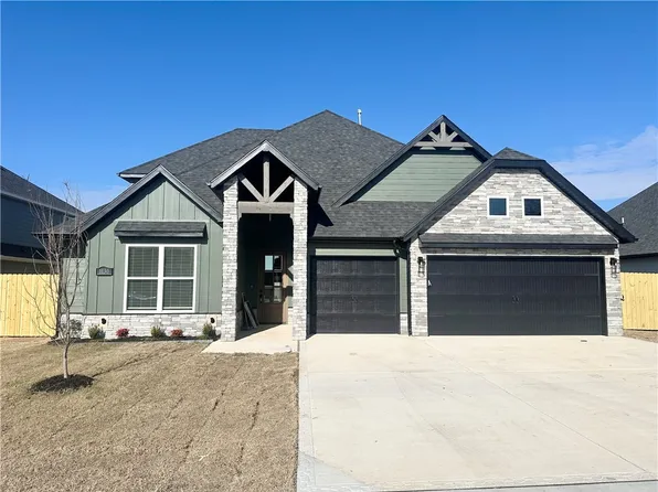 1130 Red Maple St, Centerton, AR 72719