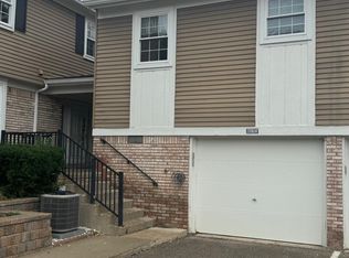 20824 W Glen Haven Cir, Northville, MI 48167