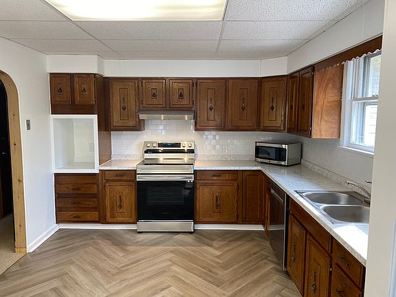5th image of 1721 E Main St