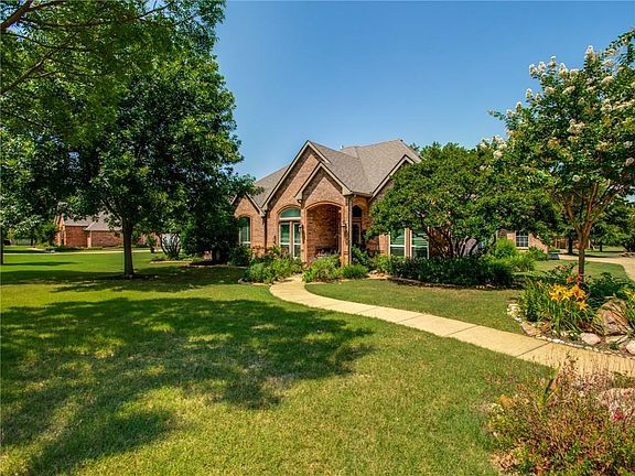 2nd image of 3443 Twin Lakes Dr