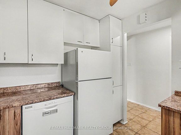 5th image of 1747 A Lamoureux Dr