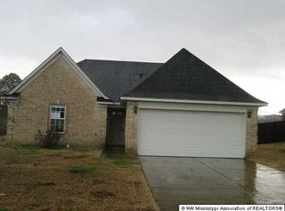 6126 Ravenwood Lake Dr E, Horn Lake, MS 38637