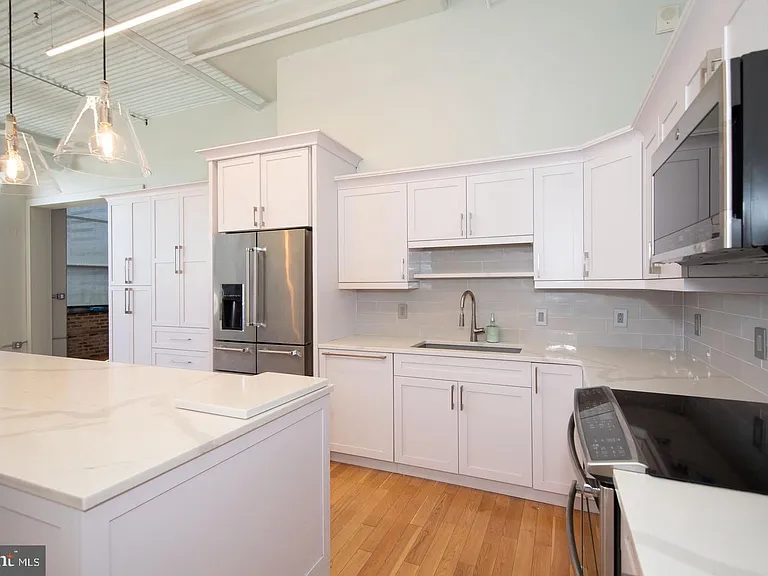 2200 Arch St #28-506-507 — Photo 15