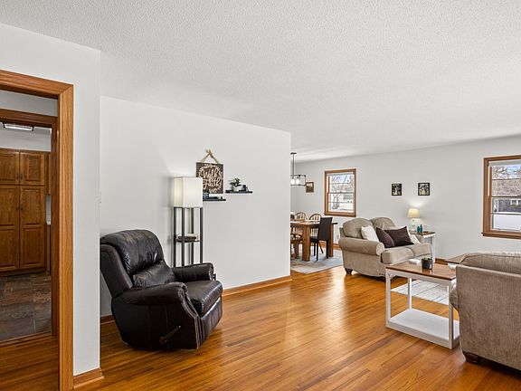 4th image of 302 Fingal Dr