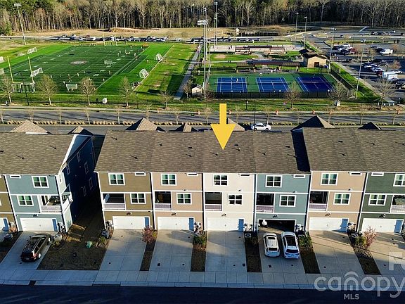 3rd image of 206 Marron Dr