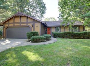 207 W Graham Dr, Savoy, IL