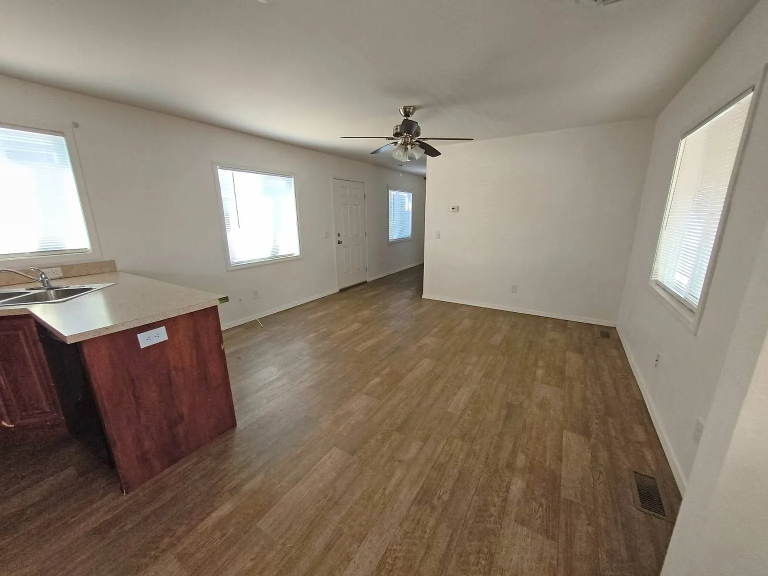 3 bed, 2.0 bath, 780 sqft, $1,595 — Photo 4
