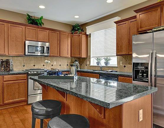 2nd image of 1422 Grindstone Dr SE