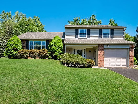 2nd image of 49 Surrey Dr