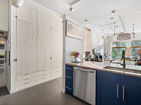 4th image of 105 Lexington Ave APT 2G