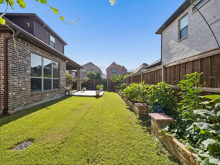 4500 El Paso Dr — Photo 35