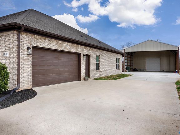 4th image of 613 Walt Campbell Rd