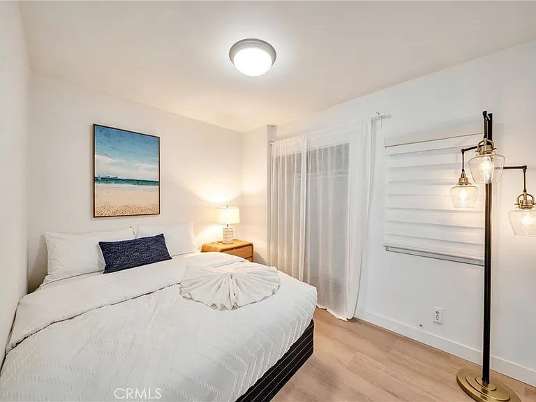 920 W Balboa Blvd — Photo 12
