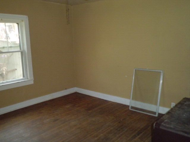 2nd image of 434 W Catalpa St