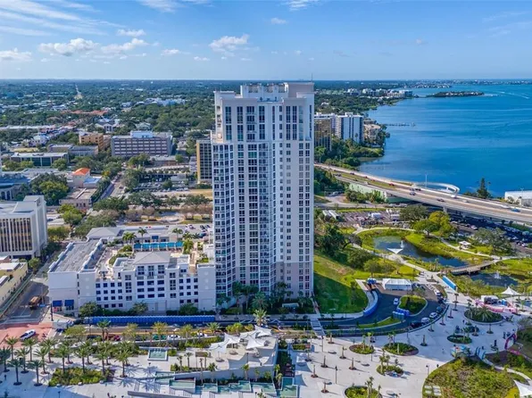 331 Cleveland St APT 902, Clearwater, FL 33755