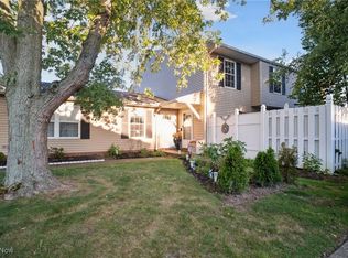 8116 Independence Dr APT D, Mentor, OH 44060