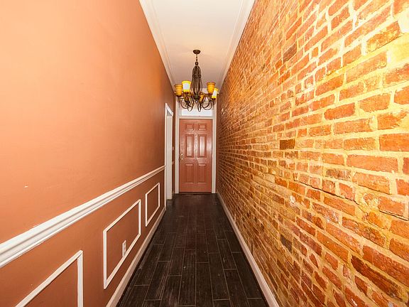 Hallway entrance to apt