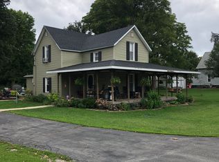 305 E Commercial St, White Heath, IL 61884