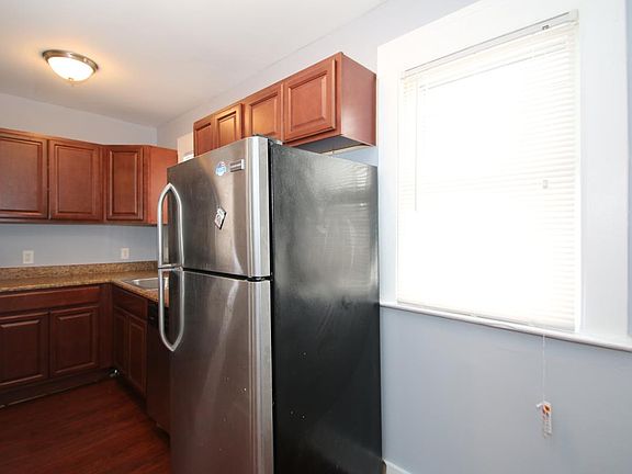 2nd image of 966 Winchester Ave