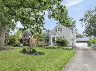 582 Oakmoor Rd, Bay Village, OH 44140