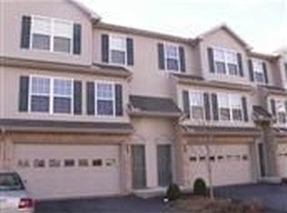 546 Meadowcroft Cir, Mechanicsburg, PA 17055