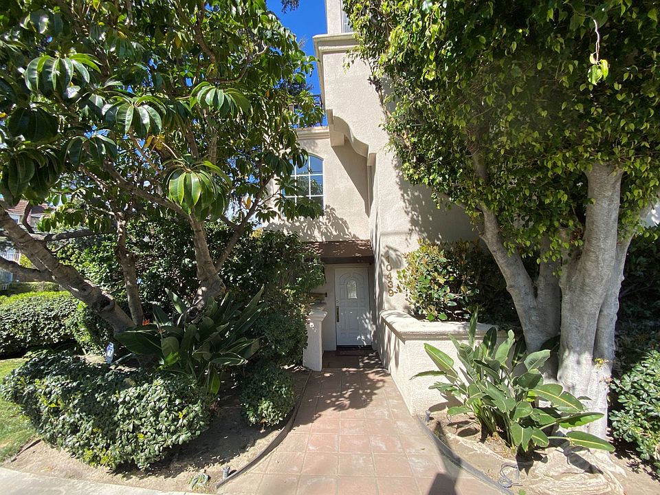 1st image of 10439 Moorpark St #2